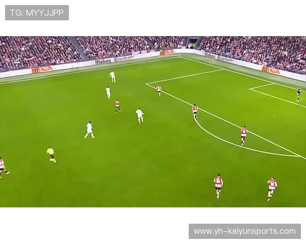 姆巴佩高速追球并完成极限抽射：足球场上的惊艳瞬间